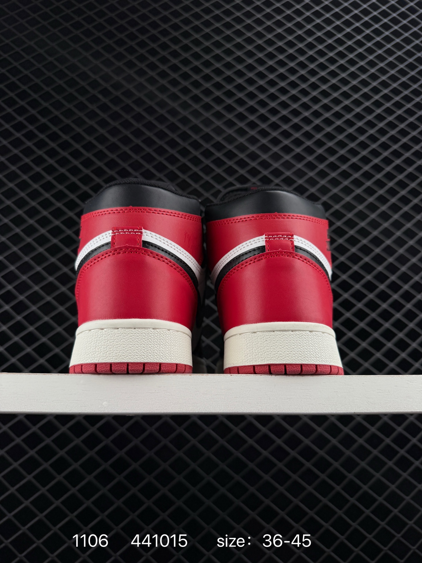 NIKE Air Jordan 1 Retro Mid AJ1